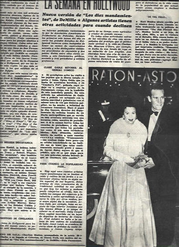 LAMINA 32860: Charlton Heston en el estreno de Los Diez Mandamientos