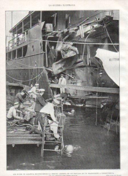 LAMINA V21027: Buzos de Salonica reconociendo la brecha a un buque