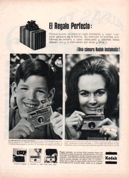 LAMINA V21476: Publicidad camara Kodak Instamatic