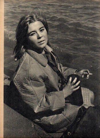 LAMINA V21108: Cristina Verrier escritora