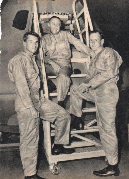 LAMINA V21354: Chaffee, Grissom y White primera tripulacion del Apolo