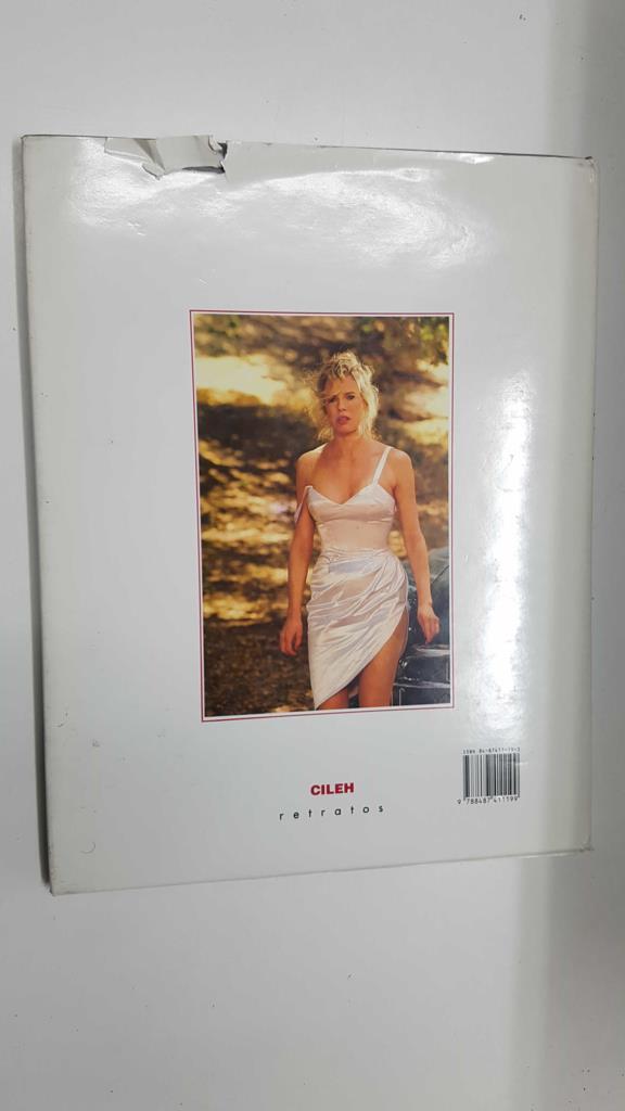 Cileh: Kim Basinger retratos. Textos y seleccion de fotografias por Francisco Vega