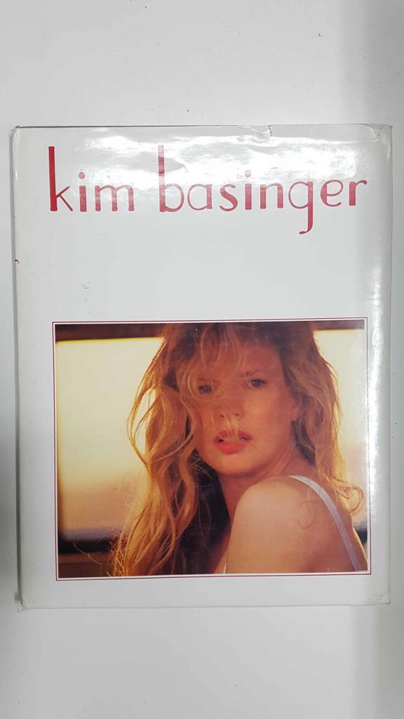 Cileh: Kim Basinger retratos. Textos y seleccion de fotografias por Francisco Vega