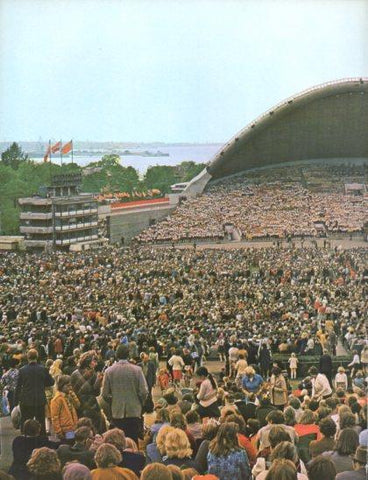 LAMINA V24850: Campo del Canto y el Tablado en Tallinn