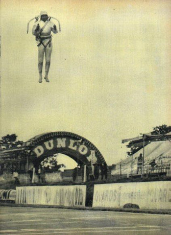 LAMINA V24968: Hombre volador en Brands Hatch, Inglaterra