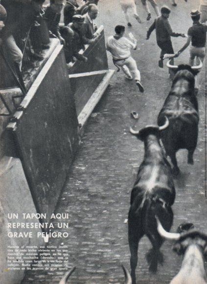 LAMINA V24947: Llegada de los mozos a la plaza de toros en San Fermin
