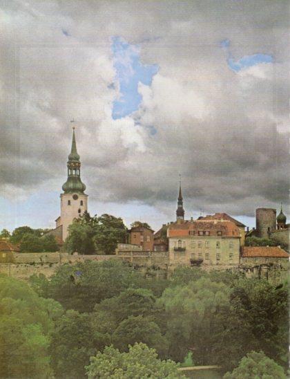 LAMINA V24766: Tallinn. Toompea visto desde el oeste