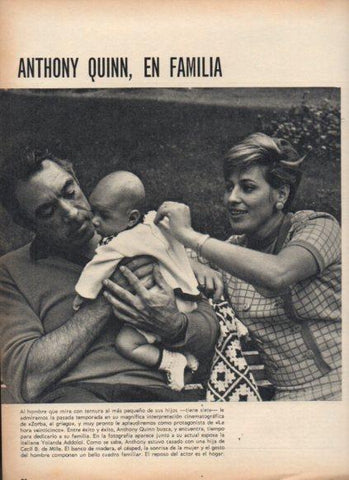 LAMINA V25138: Anthony Quinn y familia