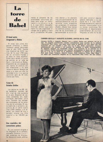 LAMINA V24989: Carmen Sevilla y Augusto Alguero al piano