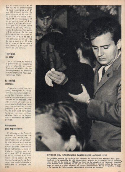 LAMINA V25063: Mujer e hijo en el entierro de Antonio Rizo