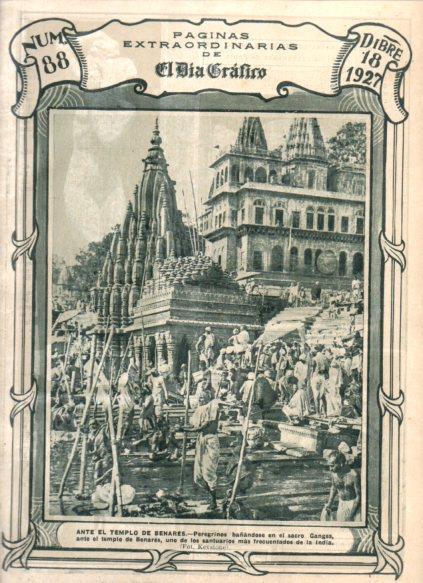 LAMINA V24708: Peregrinos bañandose ante el templo de Benares