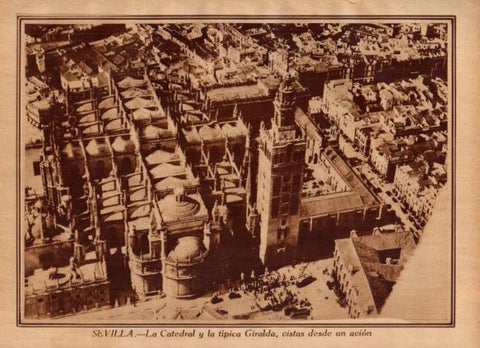 LAMINA V24498: Vista aerea de la catedral y la Giralda, Sevilla