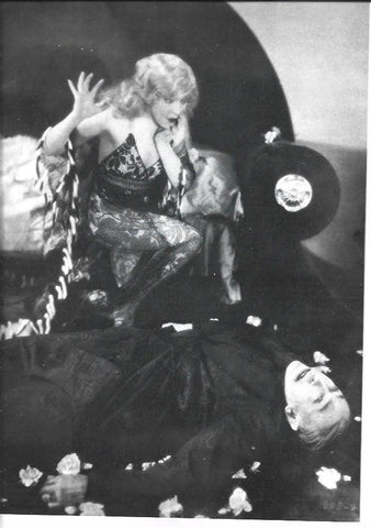 LAMINA 33963: Mae Murray en La viuda alegre