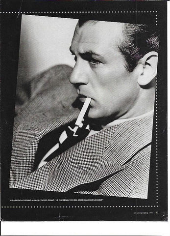LAMINA 35250: Gary Cooper con un cigarrillo en la boca