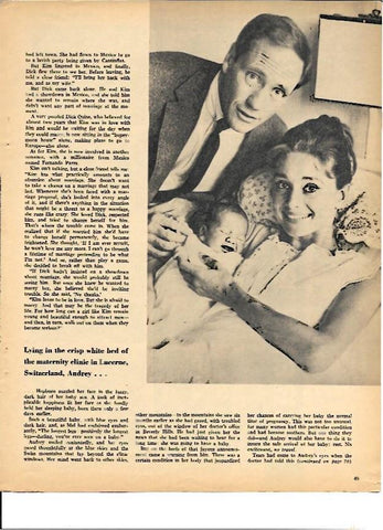 LAMINA 35309: Audrey Hepburn con Mel Ferrer tras dar a luz a su hijo