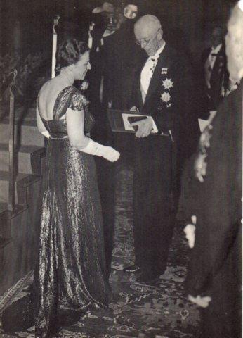 LAMINA V36598: Pearl S. Buck recibe el Premio Nobel de Literatura