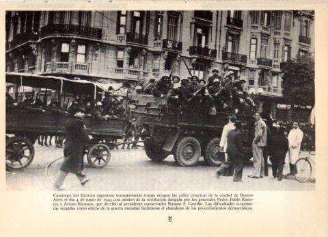 LAMINA V36579: Camiones del Ejercito en Buenos Aires en junio 1943