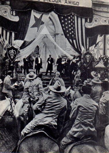 LAMINA V36374: Roosevelt ante la policia norteamerica en Panama