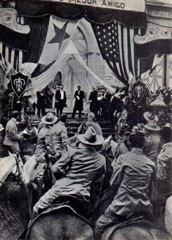 LAMINA V36374: Roosevelt ante la policia norteamerica en Panama