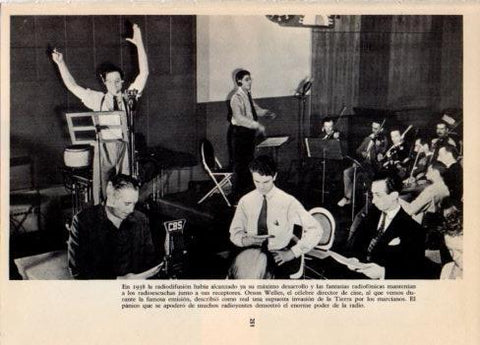 LAMINA V36479: Orson Welles en la emision de la supuesta invasion de la Tierra 1938