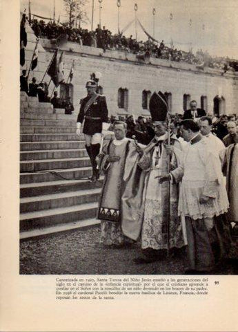 LAMINA V36505: Cardenal Pacelli en la basilica de Lisieux en 1938