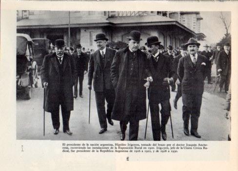 LAMINA V36434: H. Irigoyen y J. Anchorena en Exposicion Rural en 1920