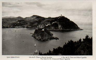 POSTAL PV08885: Vista Isla Santa Clara y Monte Igueldo, San Sebastian