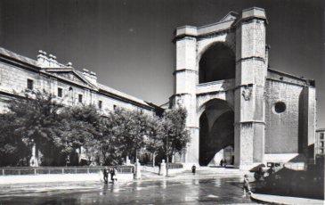POSTAL PV08864: Iglesia de S. Benito y Cuartel de S. Quintin, Valladolid