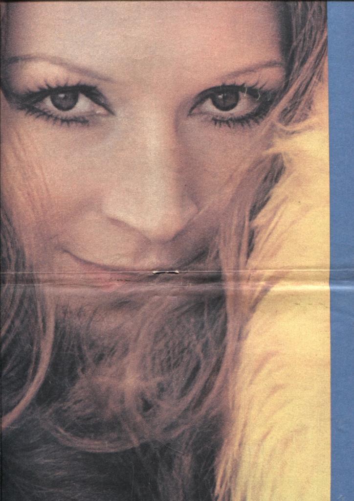 Lily numero 0692: poster central 26,5 x 37 cm de Rocio Jurado