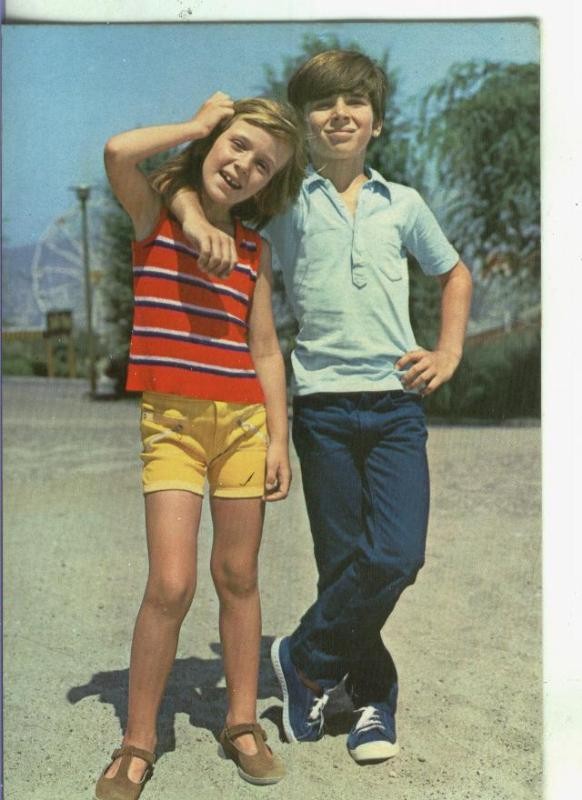 Postal: Escena familiar: niños