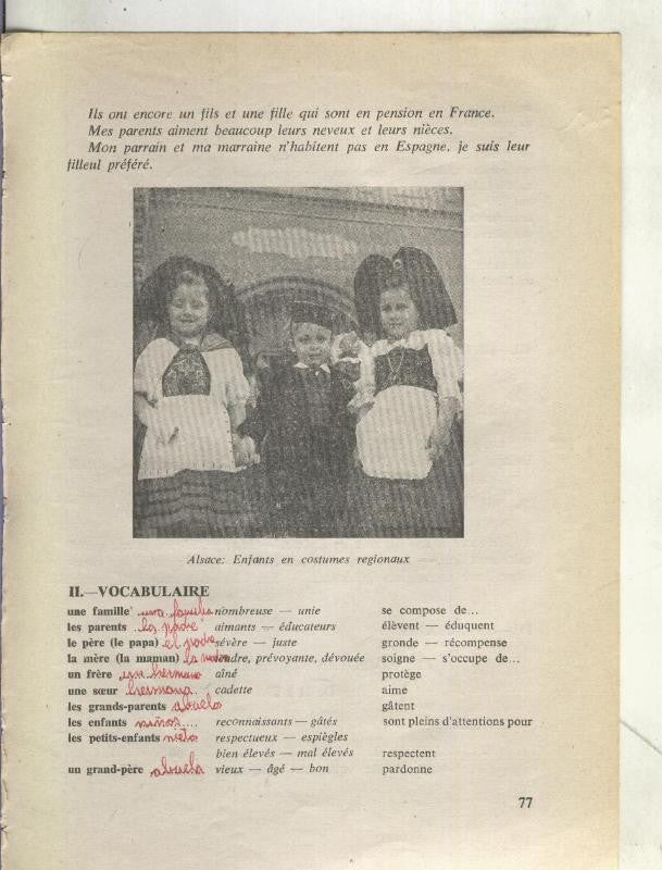 Foto: Alsace: Enfants en costumes regionaux