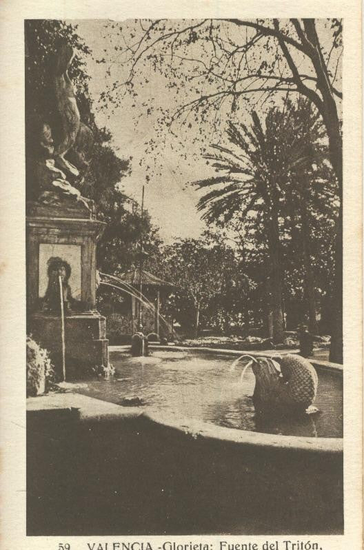 Postal B/N 0207 :  Glorieta Fuente del Triton en Valencia
