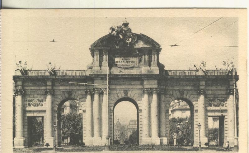 Postal B/N 0266 : Puerta de Alcala de Madrid