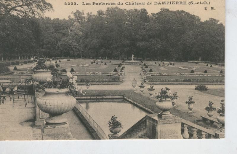 Postal B/N 0277 : Chateau de Dampierre: les Parterres