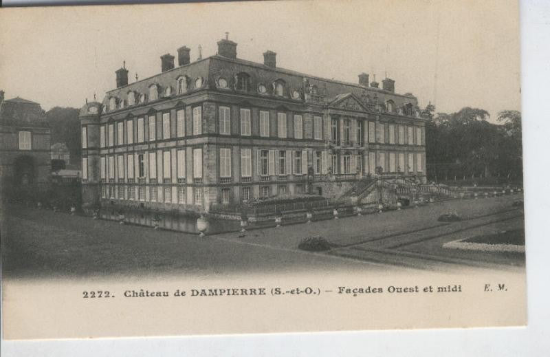 Postal B/N 0282 : Chateau de Dampierre: Façades Ouest et midi