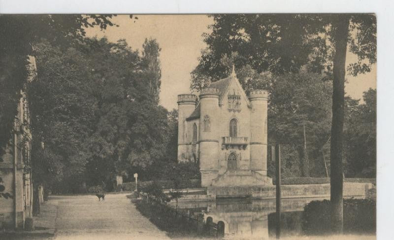 Postal B/N 0294 : Chateau de Chantilly: chateau de la reine blanche