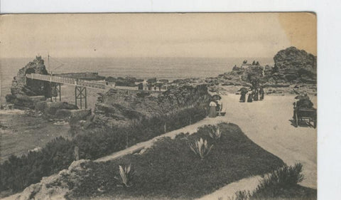 Postal B/N 0303 : Biarritz: Le Rocher de la Vierge et Rocher perce