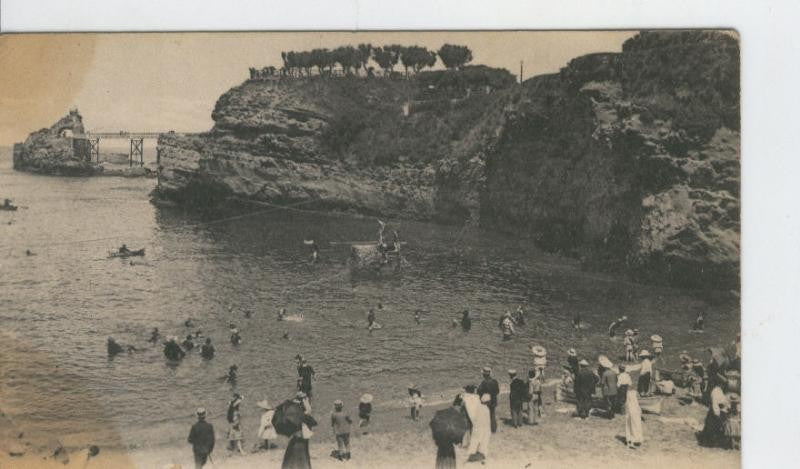 Postal B/N 0309 : Biarritz: Le port vieux et le rocher de la Vierge