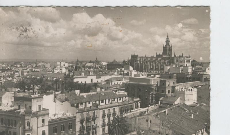 Postal B/N 0325 : Vista parcial de Sevilla