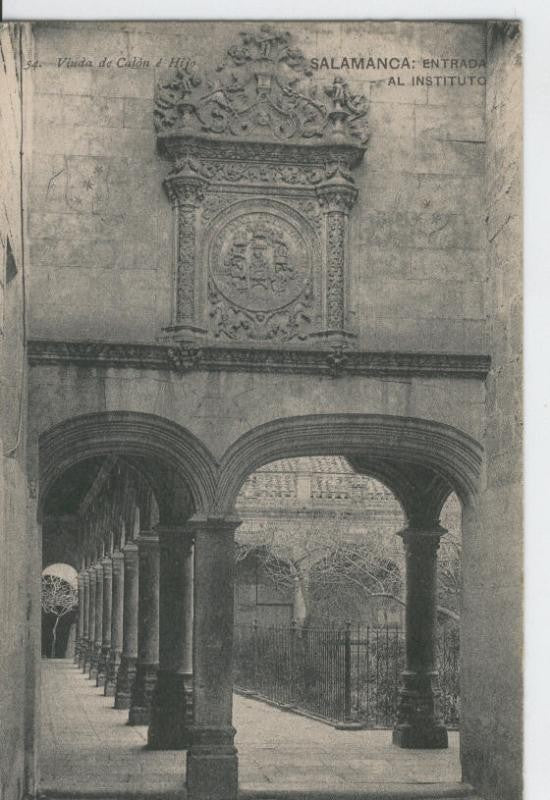 Postal B/N 0338 : Salamanca: entrada al instituto