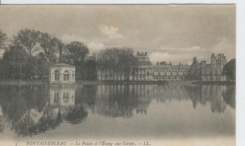 Postal B/N 0355 : Fontainebleau: Le palais et l,etang aux carpes