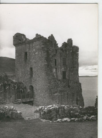 Postal castillos numero 001: Urquhart Castle