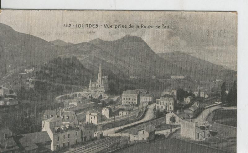 Postal B/N 0371 : Lourdes, vue prise de la route de Pau