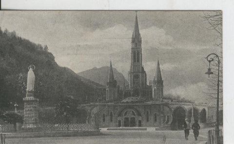 Postal B/N 0376 : Lourdes, La Verge Couronnee et la Basilique