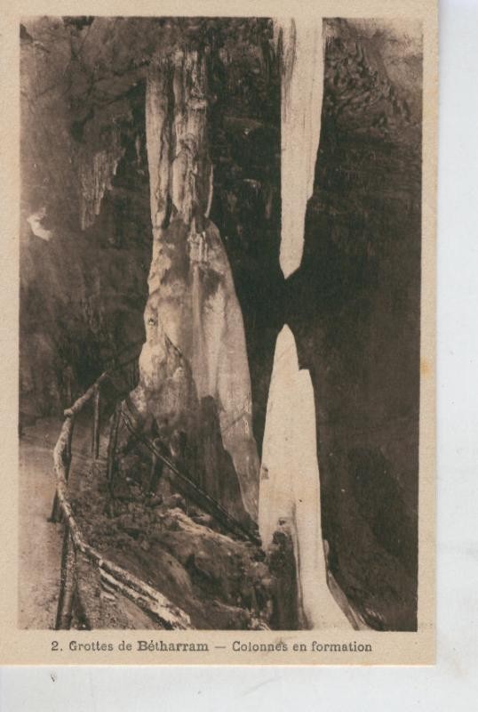 Postal B/N 0390 : Grottes de Betharram-Colonnes en formation