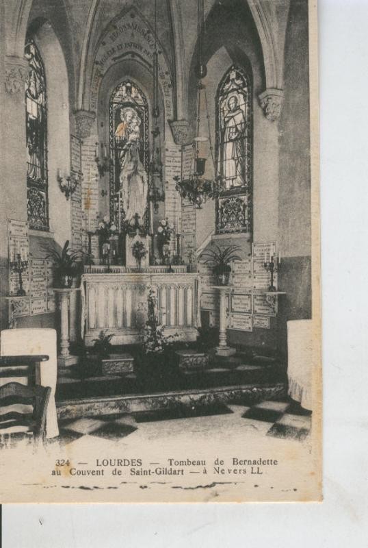 Postal B/N 0391 : Lourdes, Tombeau de Bernadette