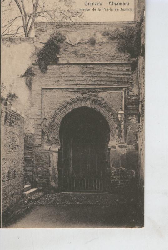 Postal B/N 0414 : Alhambra de Granada, Interior de la puerta de Justicia