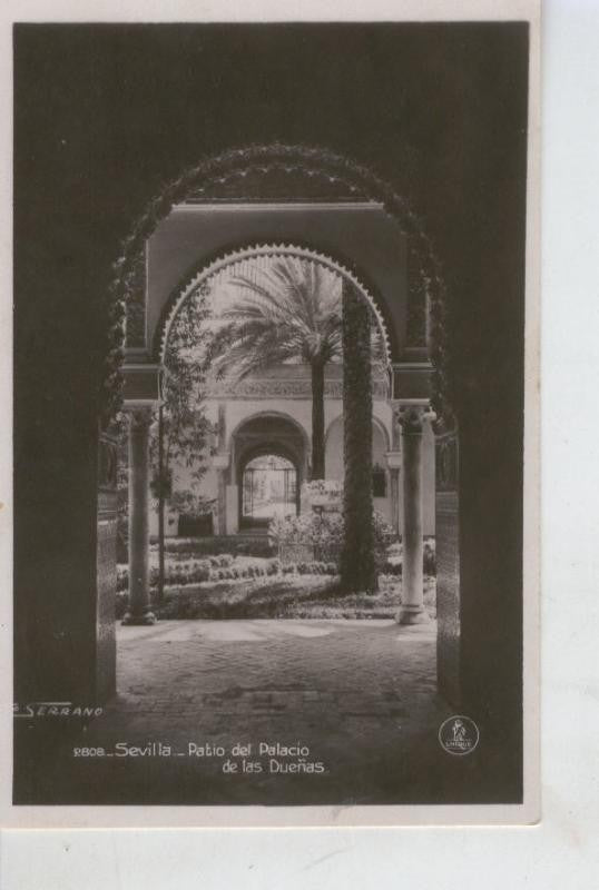 Postal B/N 0429 : Patio del palacio de las Dueñas en Sevilla