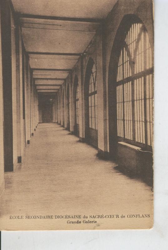 Postal B/N 0451 : Grande Galeria de la ecole secondaire diocesaine du sacre coerur de Conflans