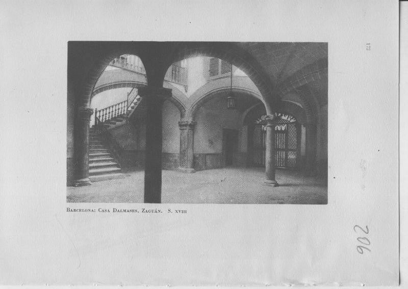 Arte Hispanico lamina numerada 206: Zaguan de la Casa Dalmases en Barcelona